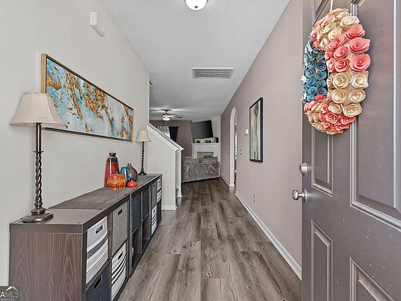 3rd image of 234 Brightleaf Cir