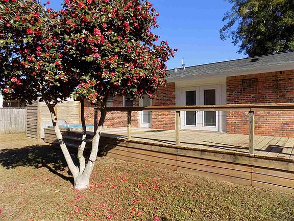 4th image of 3671 Forest Glen Dr