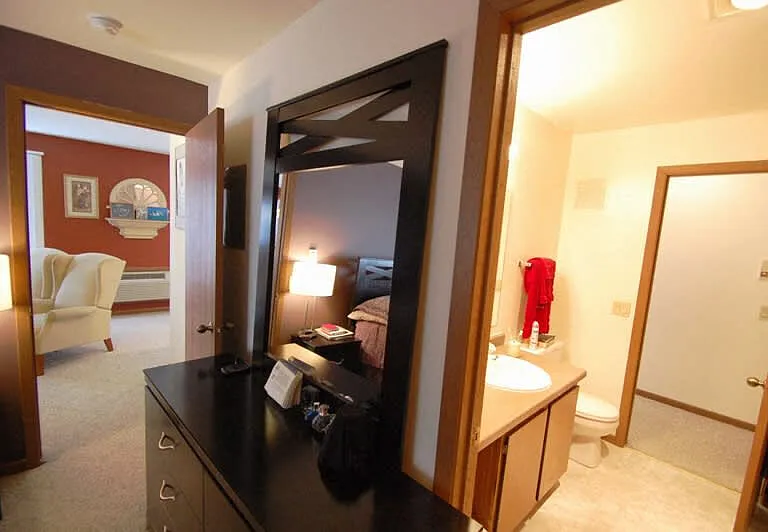 Schroeder Square Apartments — Photo 11