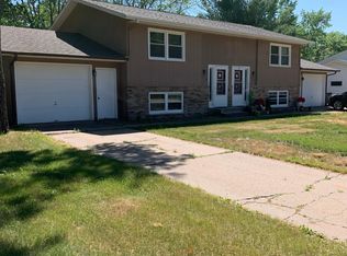 2418 Riverview Dr, Eau Claire, WI 54703