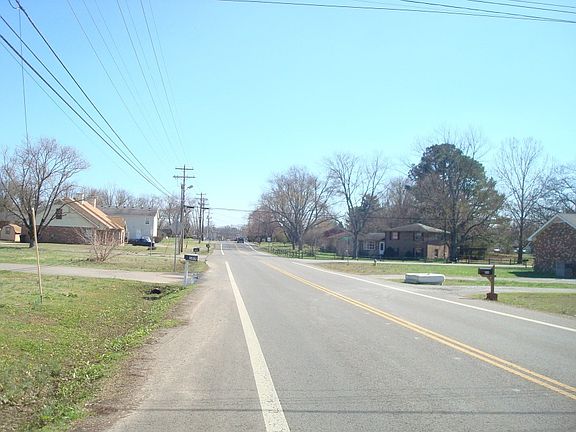 4th image of 1415 Bradyville Pike