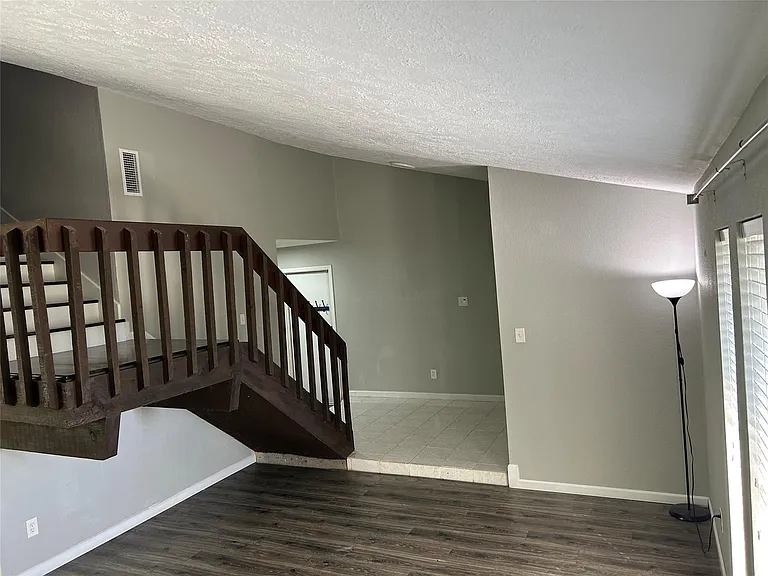 8523 Riverside Walk Ln — Photo 5