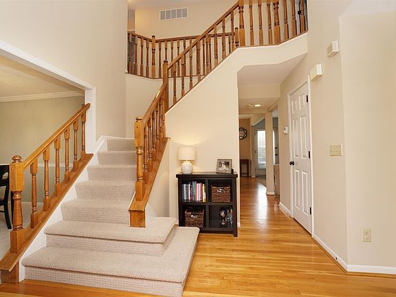 4th image of 615 Woodburn Ln