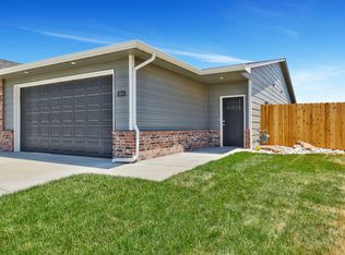 576 Long Path Ct, Goddard, KS 67052