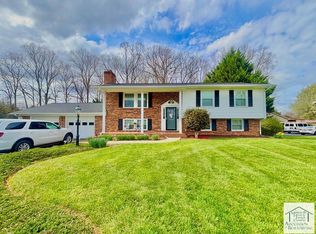 260 Oxford Dr, Martinsville, VA 24112
