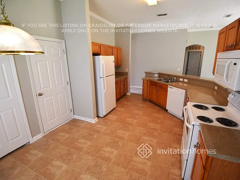 9294 Thunderbolt Dr — Photo 3