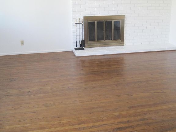 2nd image of 1235 Redoaks Dr
