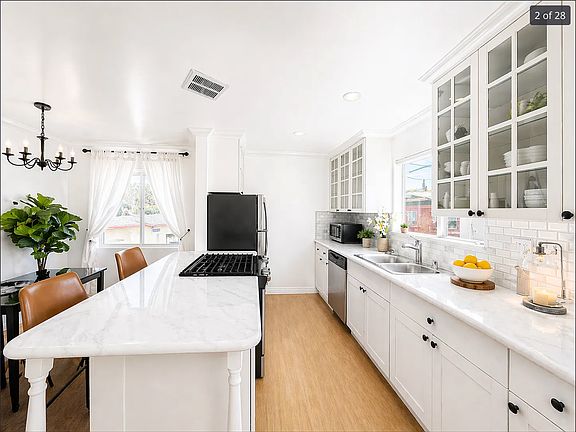 2nd image of 1027 20th St #K1