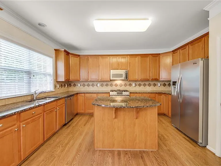 2776 Loftview Sq — Photo 9