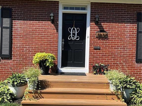 2nd image of 2520 E Circle Dr