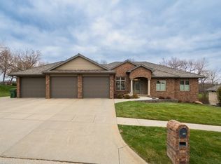 3108 Golf View Dr, Norfolk, NE 68701