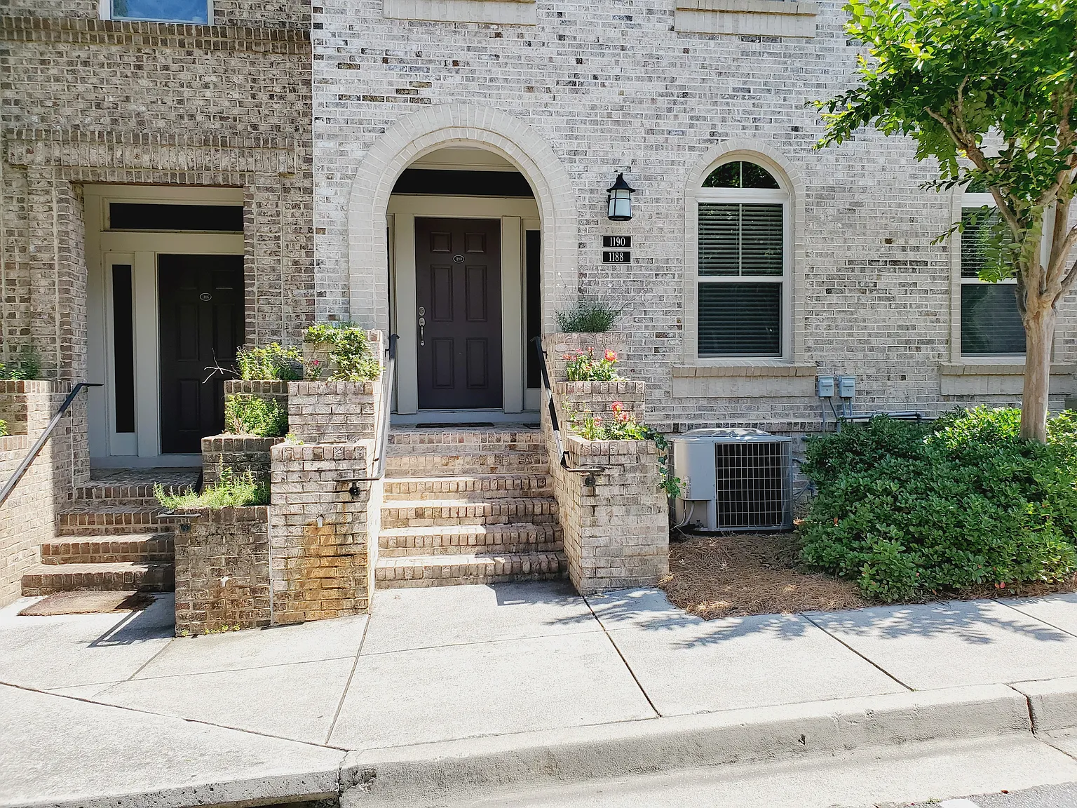 3 bedrooms in Gated community! — Photo 2