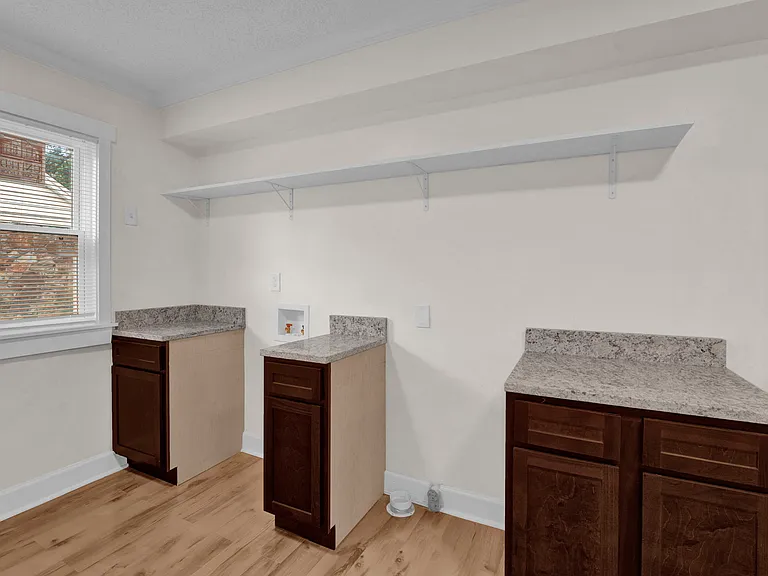 759 E Mallory Ave — Photo 5