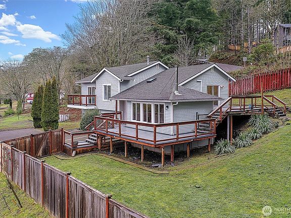 2nd image of 7239 Long Lake Road SE