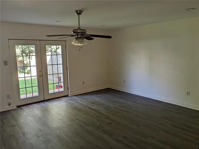 2520 Caswell Ln — Photo 7