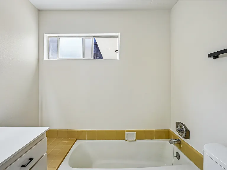 846 4th St — Photo 31