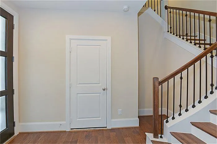 2112 Radcliffe St — Photo 1