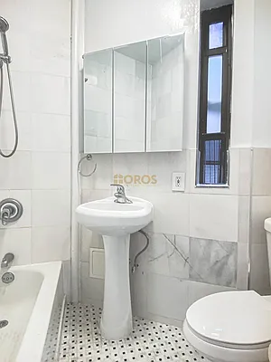 Rented by City Connections Realty | media 7