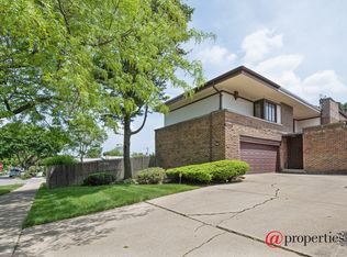 9111 S Cregier Ave, Chicago, IL 60617