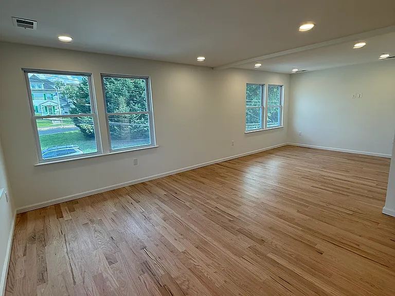 416 Catherine St #2 — Photo 16
