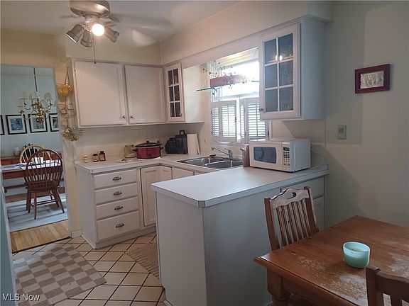 5th image of 3918 Longhill Dr SE