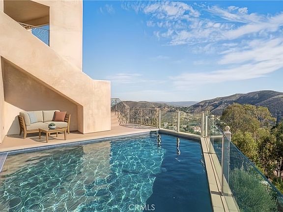 3rd image of 28 Ranchero Rd