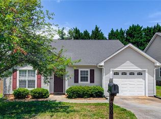 300 Cedar Ridge Cir, Winston Salem, NC 27127