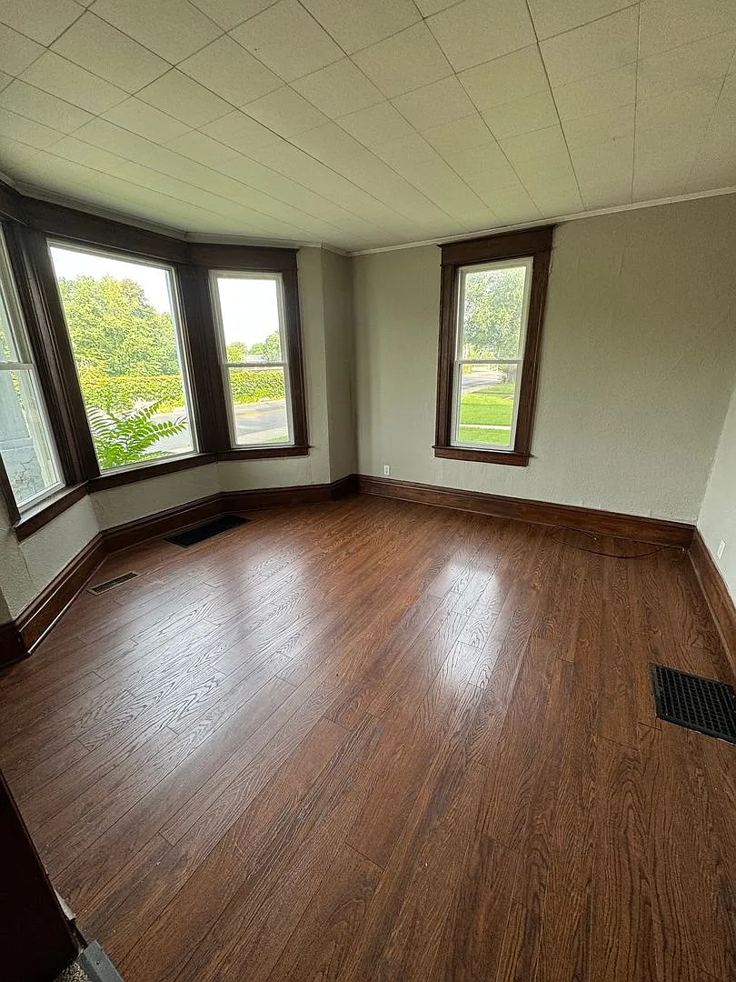 1420 St Joseph Blvd. — Photo 2