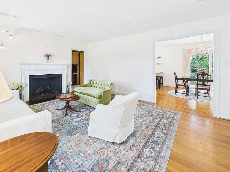 8808 Michaux Ln — Photo 5