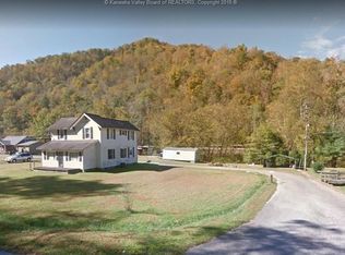 39 Lower Whittaker Dr, Gallagher, WV 25083