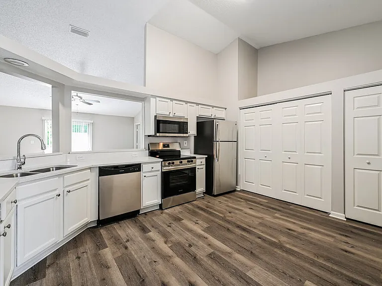 3733 Star Leaf Rd — Photo 5