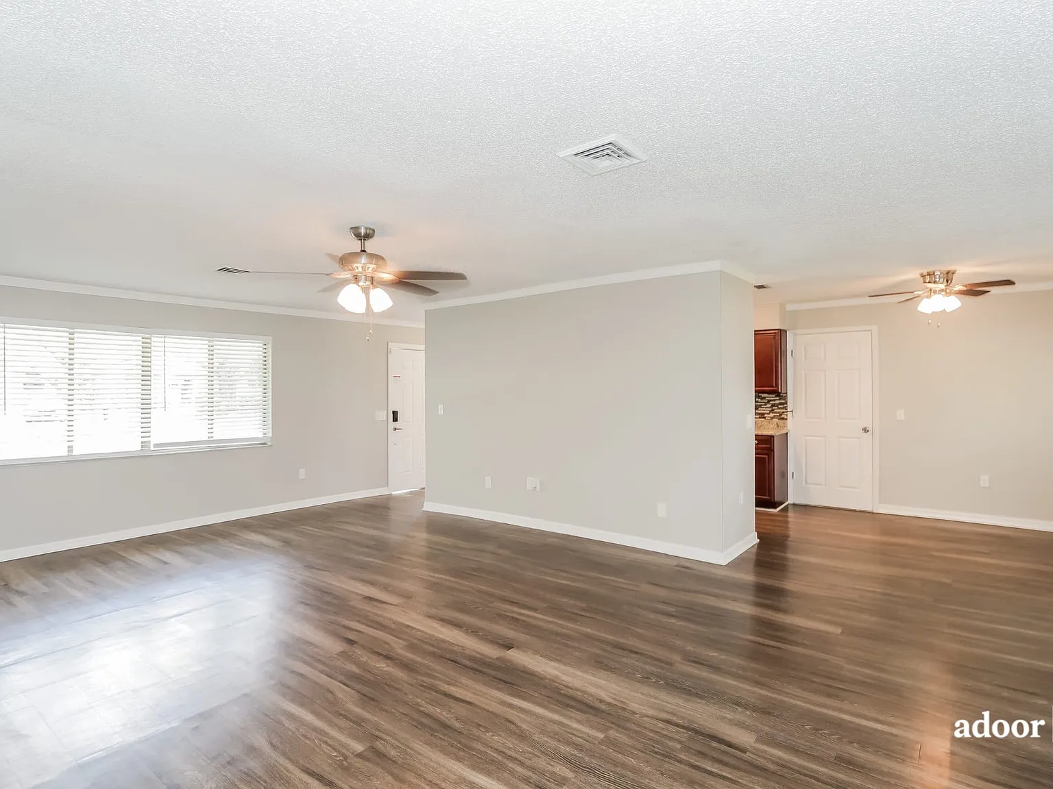 3 bed, 2.0 bath, 1401 sqft, $2,095 — Photo 4