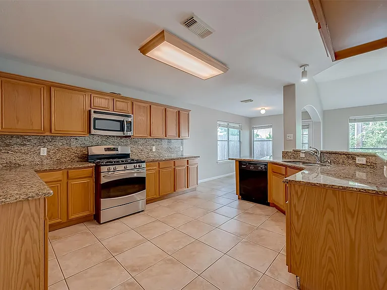 8714 Pleasantbrook Dr — Photo 15