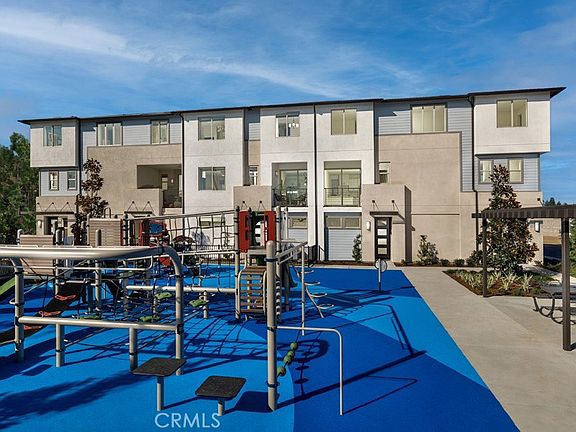 2nd image of 1576 Lima Way Unit 4