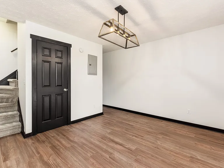 958-976 S Champion Ave #958 — Photo 5