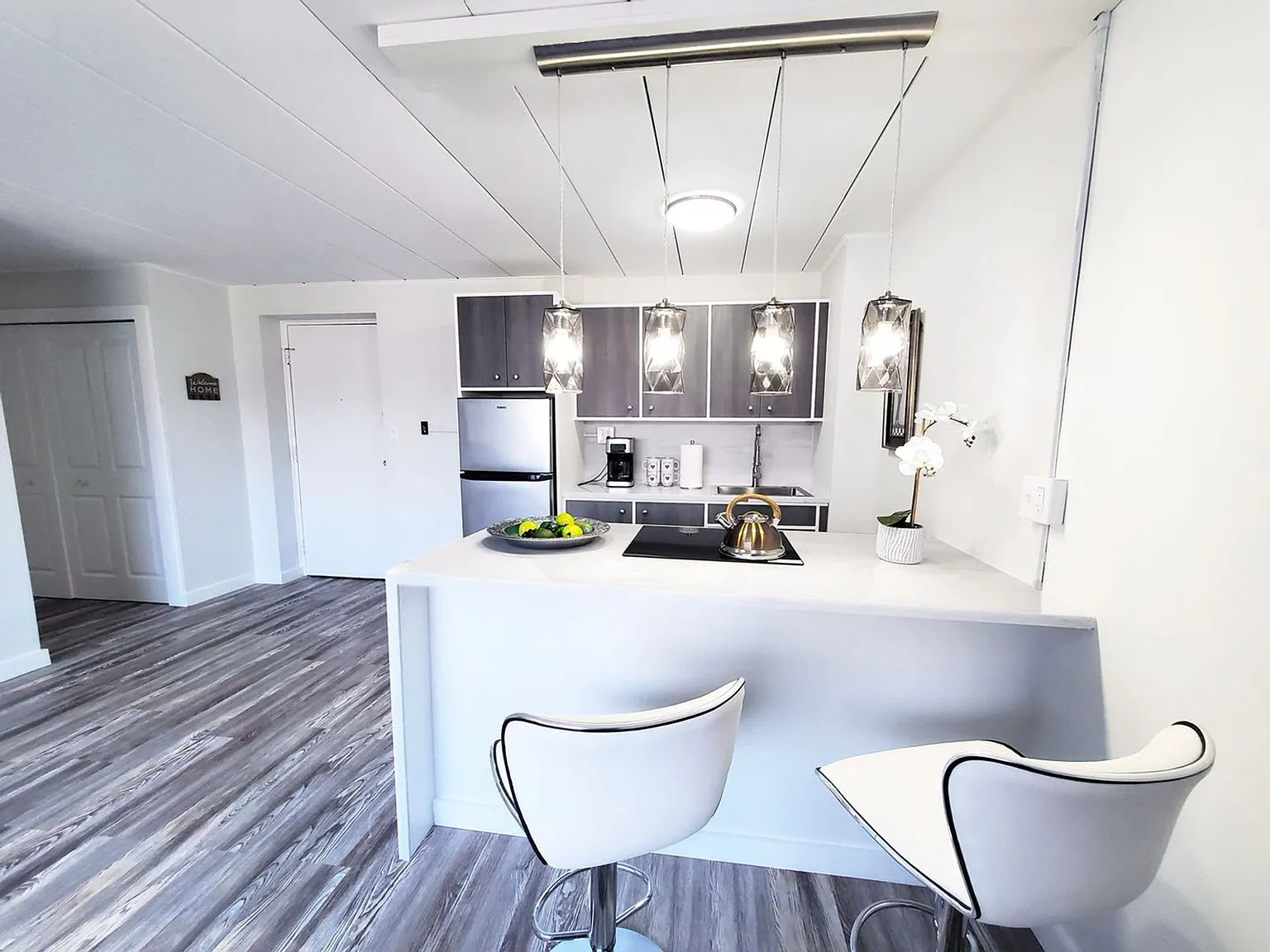 Shorewood Apartments — Photo 4