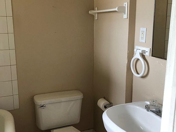 2nd image of 811 N Marsalis Ave APT 3