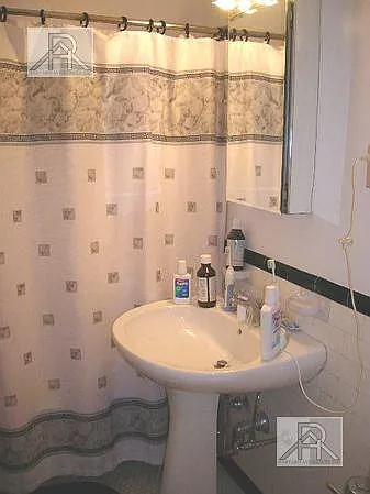 Building Photo - 369 Tappan St #10