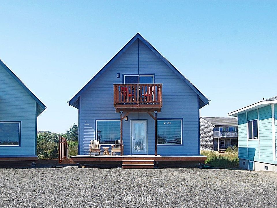 1st image of 324 Marina Court SE #B