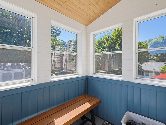 5th image of 18 Longview St