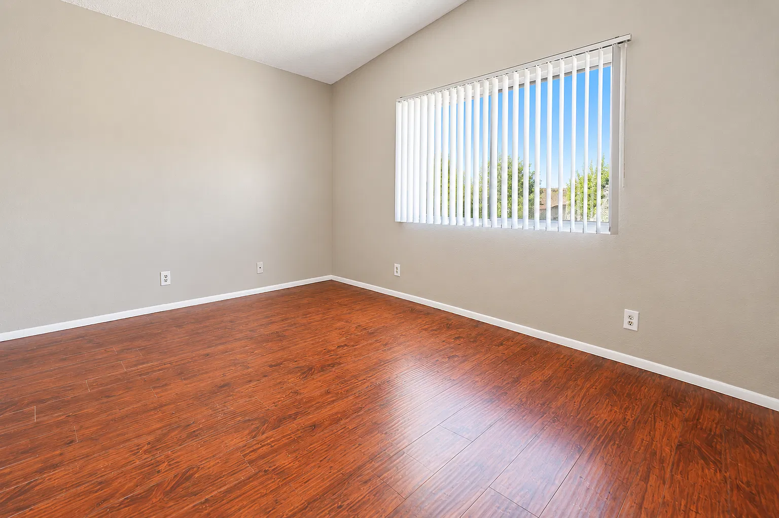 1 bed, 751 sqft, $1,600 — Photo 4