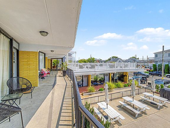 4th image of 2200 Atlantic Ave #208