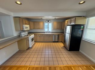 589 E 7th St #3, Boston, MA 02127