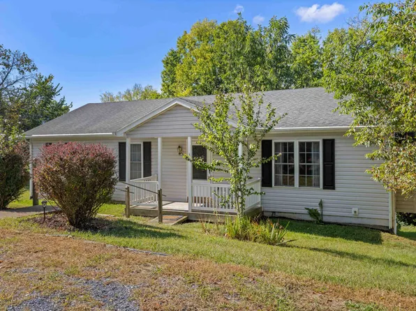 36 Arlington St, Staunton, VA 24401