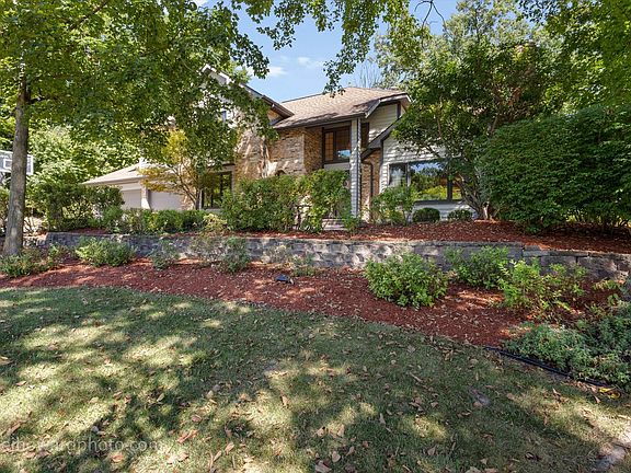 4th image of 999 S Butternut Cir
