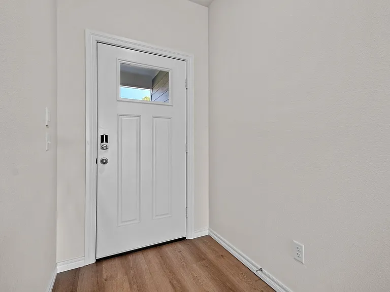 1317 Bates St — Photo 5