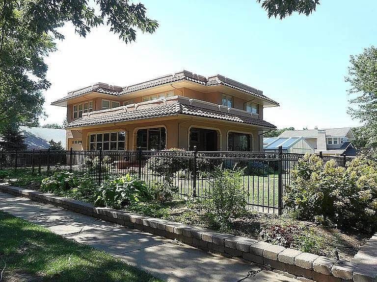 1st image of 300 N 10th St