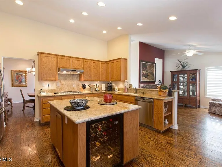 2225 Rutland Pl — Photo 2