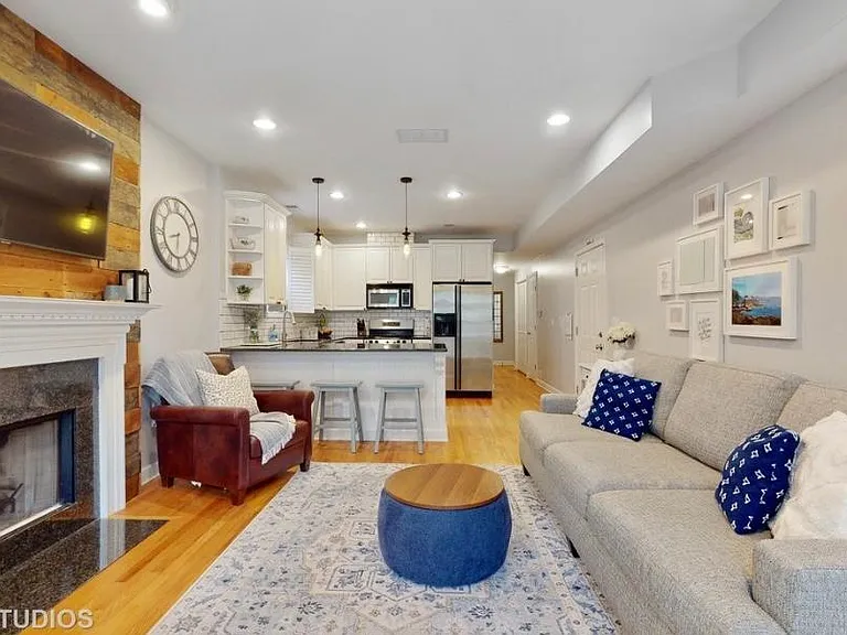 2855 N Damen Ave #2 — Photo 2
