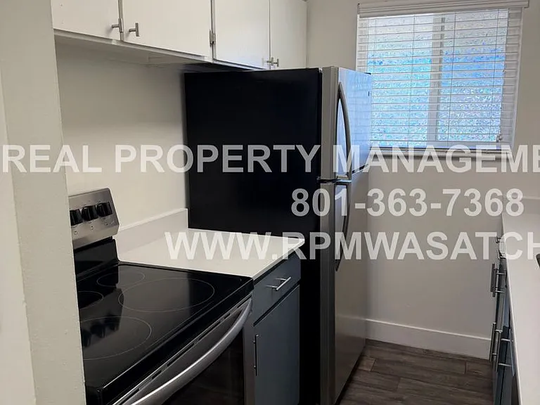 1912 S Douglas St — Photo 6